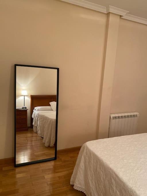 Lovely 2 Bedrooms Apartment Main Square Plasencia Dış mekan fotoğraf