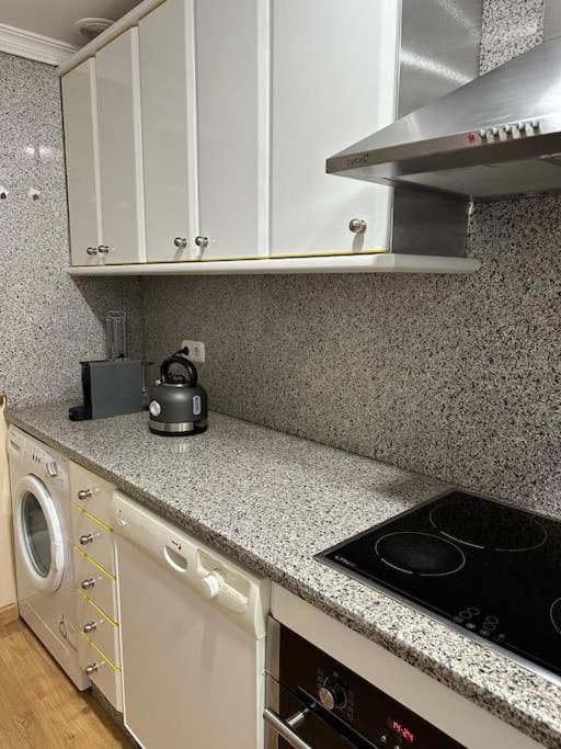 Lovely 2 Bedrooms Apartment Main Square Plasencia Dış mekan fotoğraf
