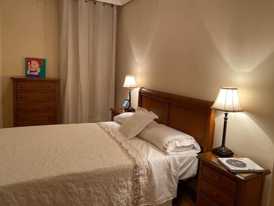 Lovely 2 Bedrooms Apartment Main Square Plasencia Dış mekan fotoğraf